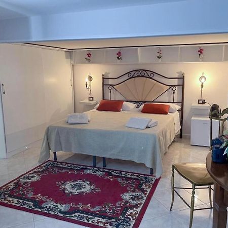 Beb Boreale Hotel Napels Buitenkant foto